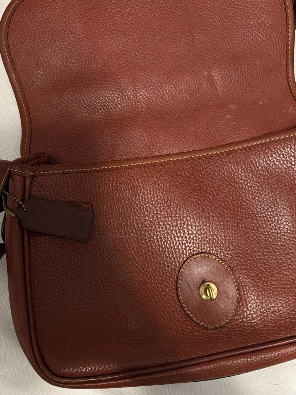 Leather Messenger Bag in Brown